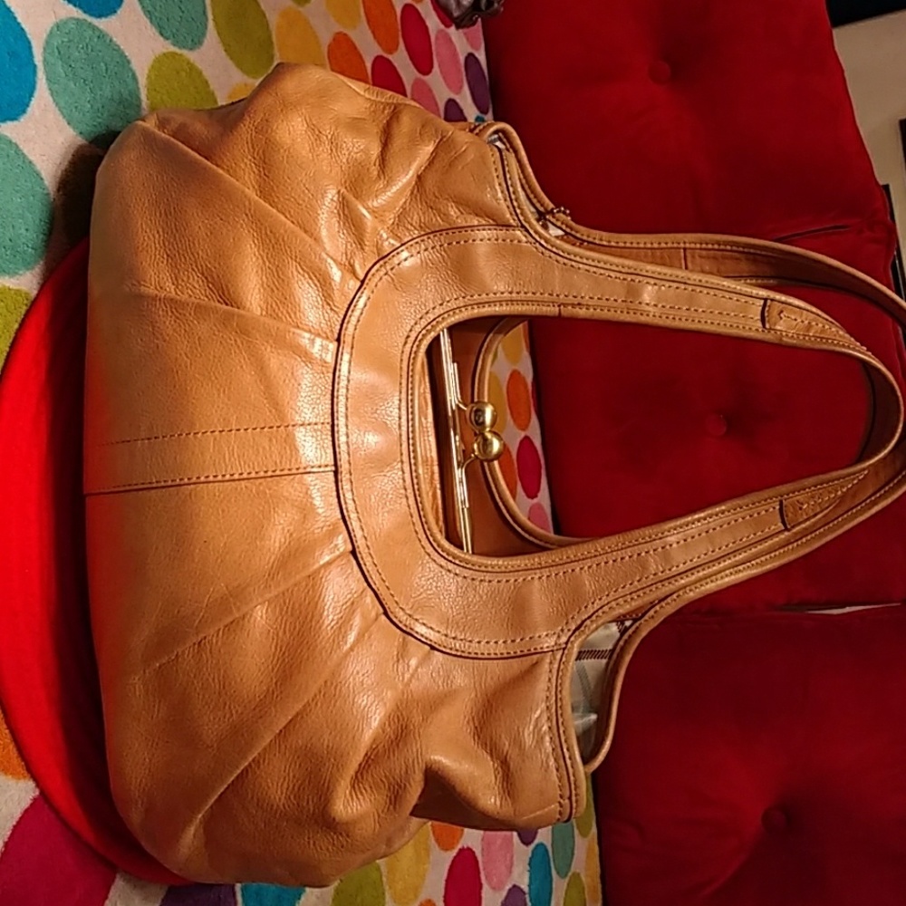 Authentic Large Coach brown leather bag. - Picture 1 of 8